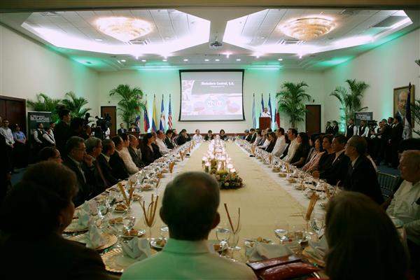 蔡英文總統受邀出席尼國企業家薩莫拉（Roberto Zamora）歡迎晚宴