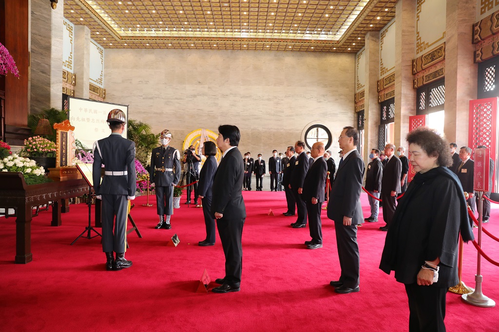 忠烈祠正殿由總統主祭，副總統及五院院長陪祭。