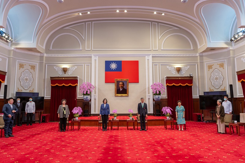 總統授勳儀式於本府3樓臺灣晴廳舉行。