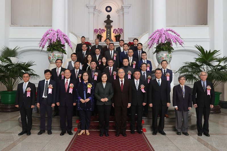 總統與第29屆中華建築金石獎得獎企業及地方政府獲獎單位代表合影