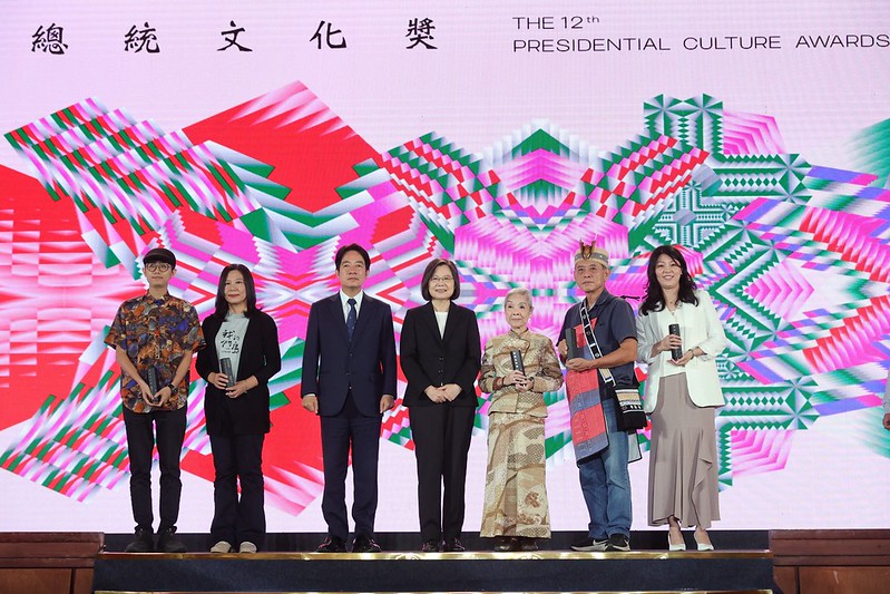 總統偕同副總統出席「第十二屆總統文化獎頒獎典禮」