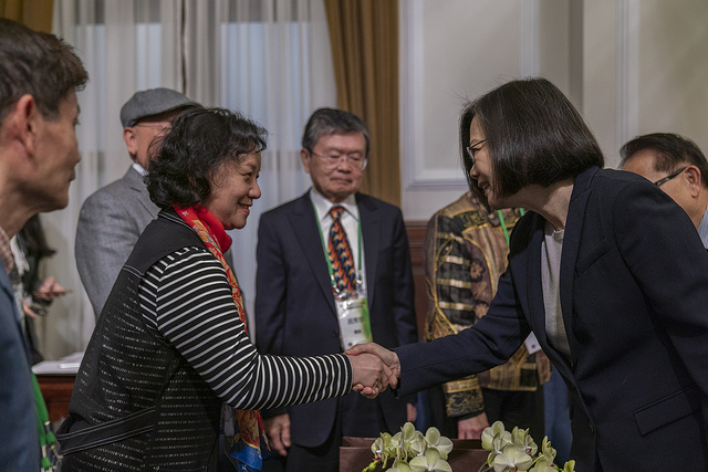 接見二二八遺屬返鄉團　總統盼繼續釐清真相　發揮部會協調　共同實現轉型正義