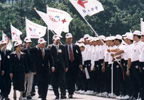 總統出席慶祝九十年世界紅十字日暨志工團隊校閱大會-陳水扁總統實際走訪