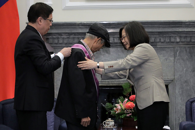 總統頒授戴振耀勳章　表彰其對臺灣農業之貢獻