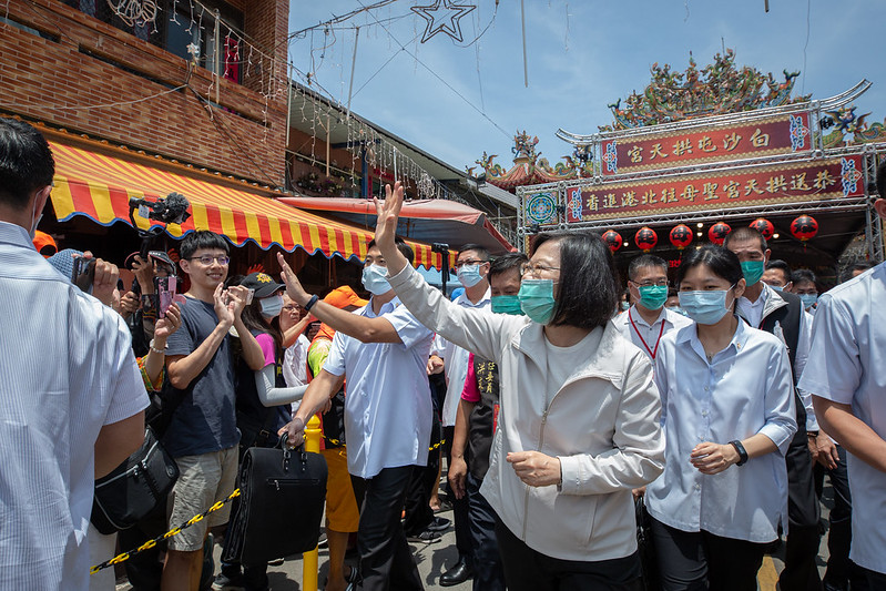 參拜苗栗「白沙屯拱天宮」暨「山邊媽祖宮」　總統盼國人繼續團結一心　把臺灣顧好