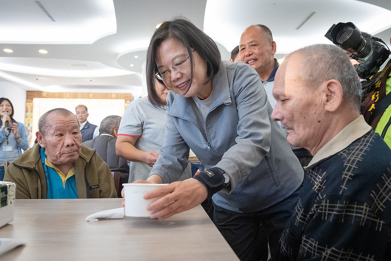 結合日照中心及住宿型機構　總統盼讓7到8成的老人家都能夠得到制度的照顧