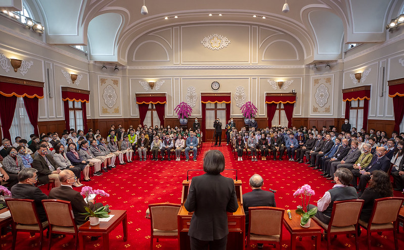總統接見「中華民國第61屆中小學科學展覽會」第一名作者師生暨「2021年臺灣國際科學展覽會」正選代表