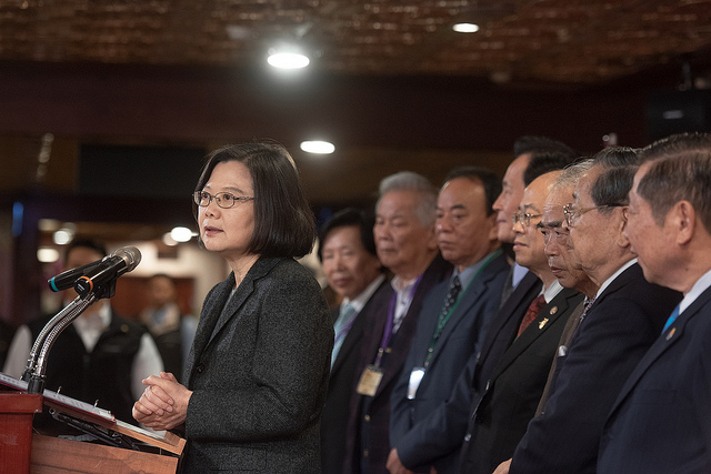 總統出席「臺北市小英之友會歲末年終聯誼餐會」，並致詞