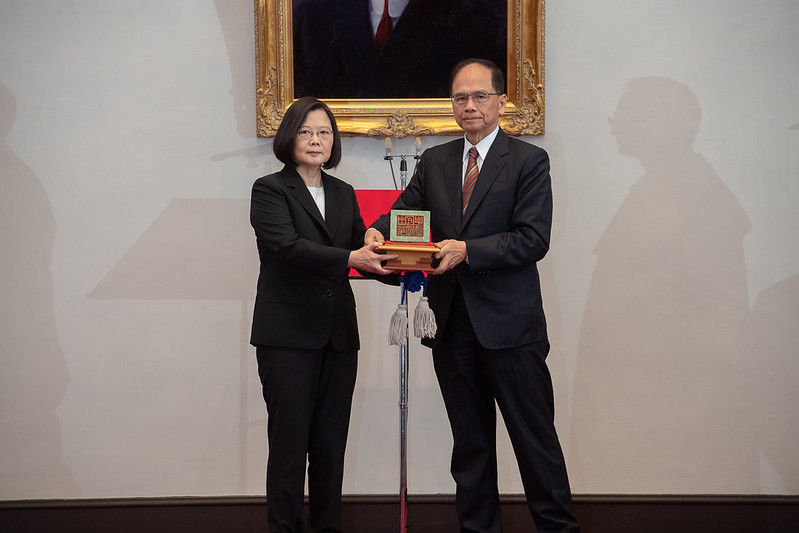 總統接受立法院院長游錫堃授與「中華民國之璽」
