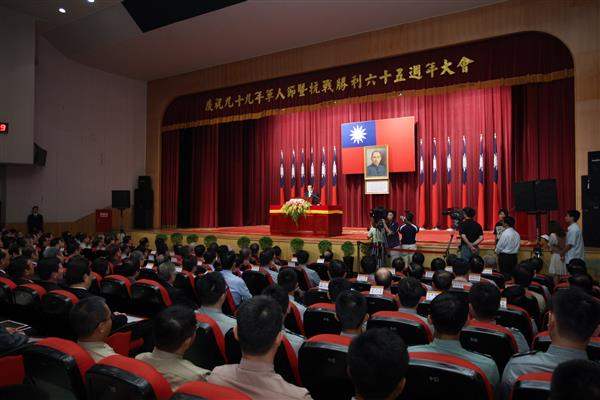 總統於台北市三軍官兵俱樂部出席慶祝99年軍人節暨抗戰勝利65週年活動（8-8）