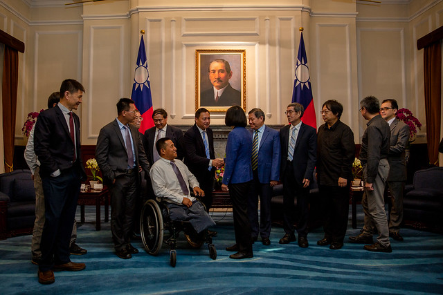 總統接見華人民主書院訪賓