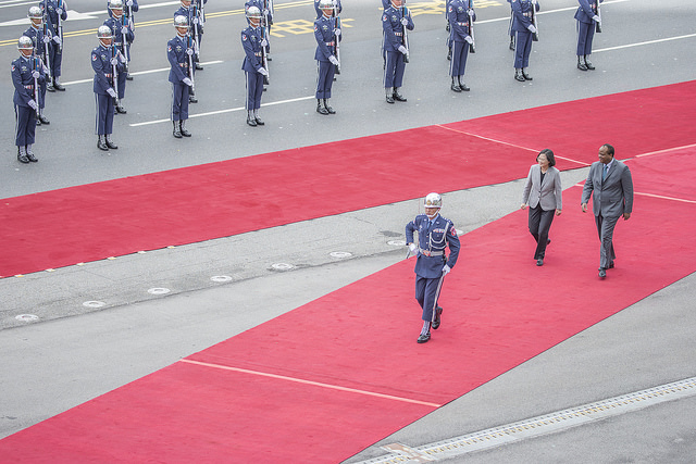 總統主持「軍禮歡迎史瓦帝尼王國恩史瓦帝三世國王暨王妃一行」