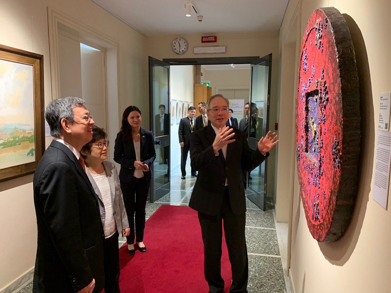 「聖德專案」副總統視察中華民國駐教廷大使館，參觀 「世界的光-臺灣當代藝術展」