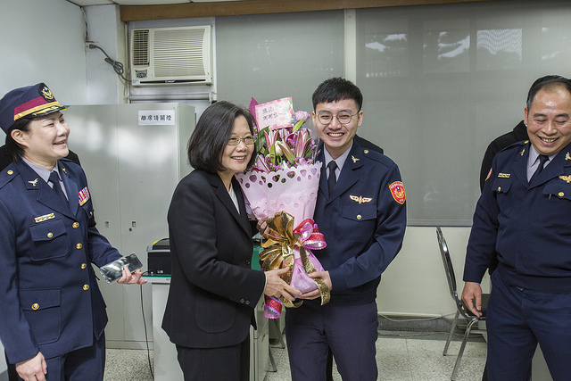 慰勉國道公路員警　總統:：持續提升員警的待遇與福利