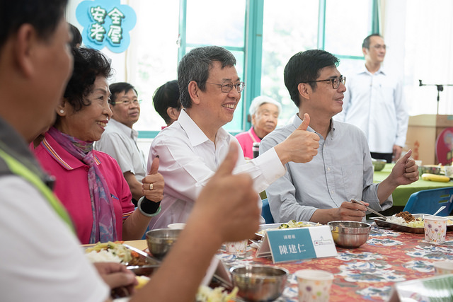 參訪高雄市仁美社區照顧關懷據點　副總統肯定高雄長照政策與共餐服務成果