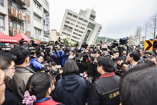 總統前往花蓮視察地震災情