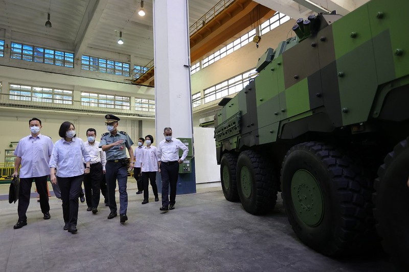 蔡英文總統今（23）日下午視導「軍備局生產製造中心」及「空軍防空暨飛彈指揮部」