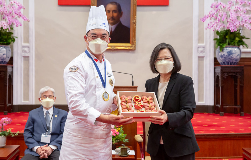 接見世界盃麵包團體賽冠軍隊及糕餅公會幹部　總統：讓我們一起在國際上　擦亮臺灣麵包的招牌