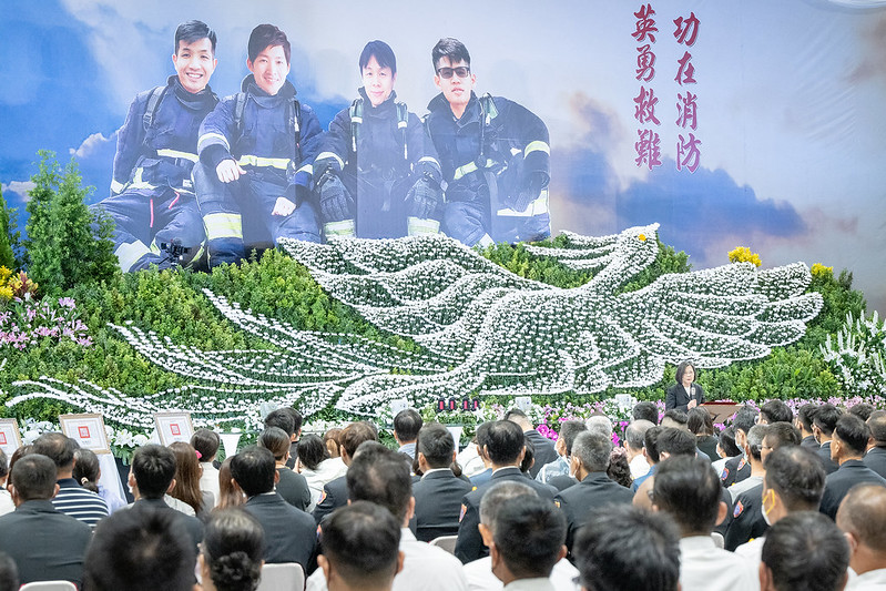 總統親頒褒揚令　表彰四位殉職消防小隊長盡忠職守　守護國人生命安全的犧牲與貢獻