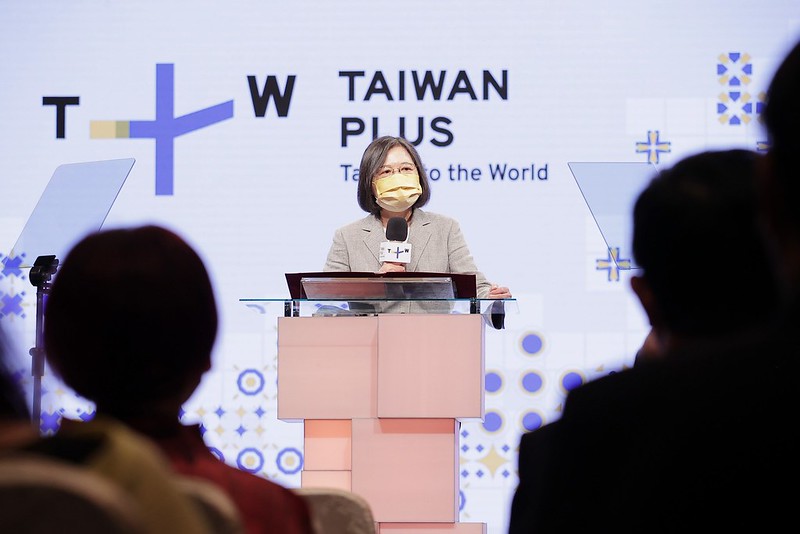 總統出席「公共電視TaiwanPlus頻道開播記者會」，並致詞