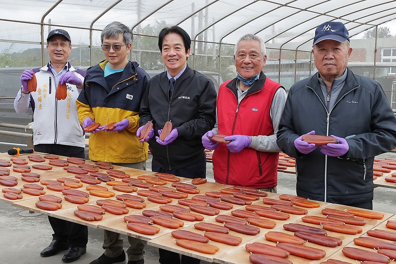 賴清德副總統今（5）日下午前往新竹市香山區參訪「竹魚水產」