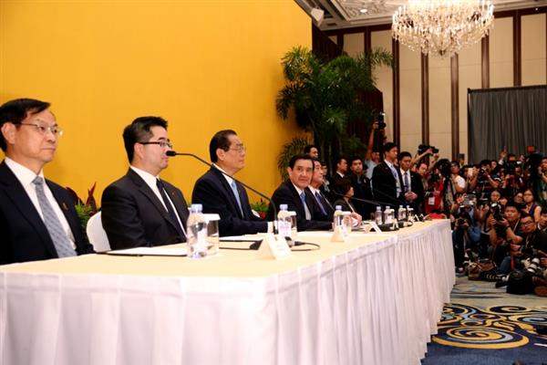馬英九總統出席「兩岸領導人會面」後召開國際記者會。