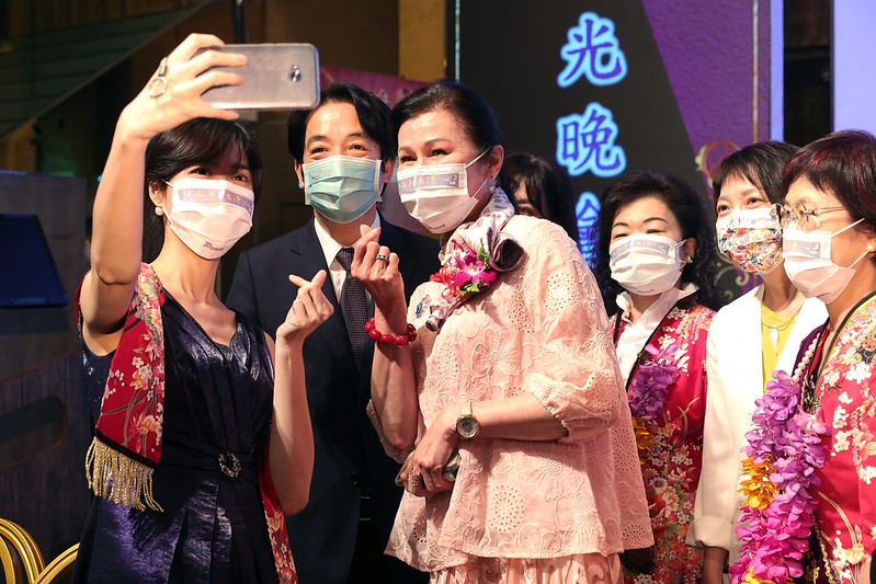 賴清德副總統今（22）日晚間出席「台灣國際職業婦女協會大台北分會2022年授證及燭光晚會」