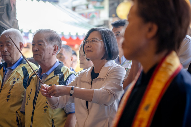 參拜南投宮廟　總統鼓勵國人多到臺灣各地走走看看