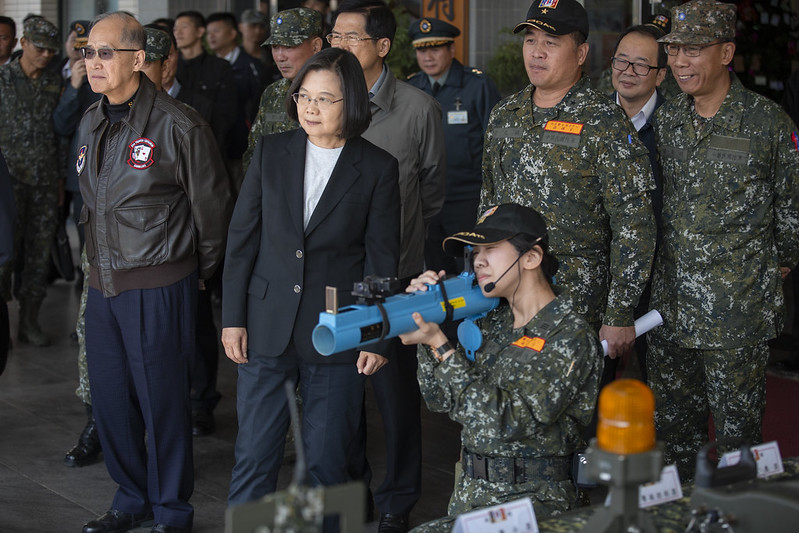 慰勉陸軍部隊訓練南區聯合測考中心　總統：讓國人相信國軍的戰力　認同國防的發展　信任國家的安全穩定