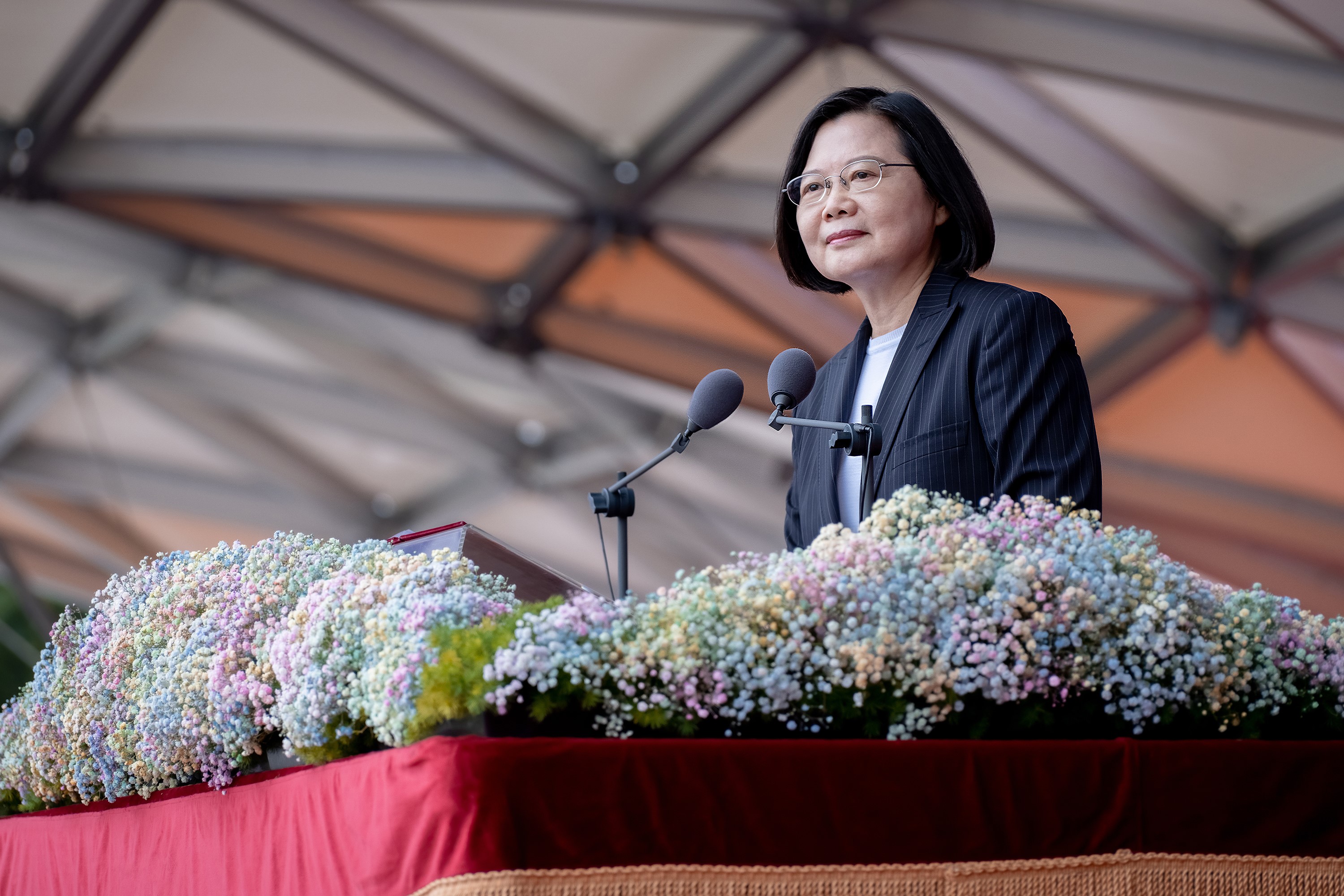 總統以「團結台灣，自信前行」為題發表國慶演說