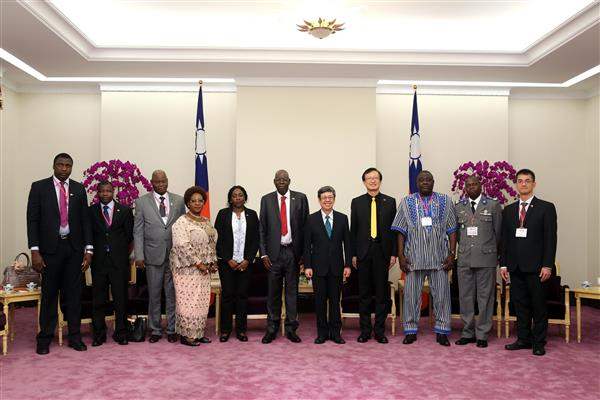 副總統感謝布吉納法索長期支持我國參與國際組織