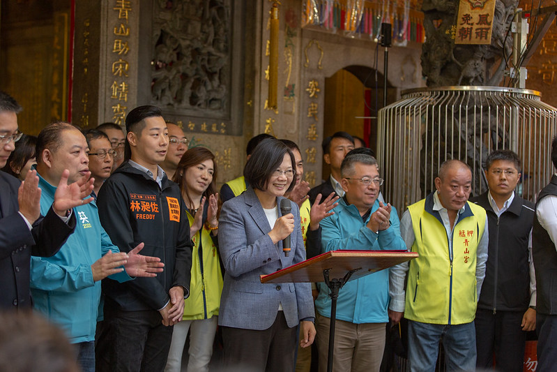 參拜「青山宮」　總統：團結顧主權　拚經濟　讓臺灣更好