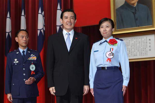 總統於台北市三軍官兵俱樂部出席慶祝99年軍人節暨抗戰勝利65週年活動（8-5）