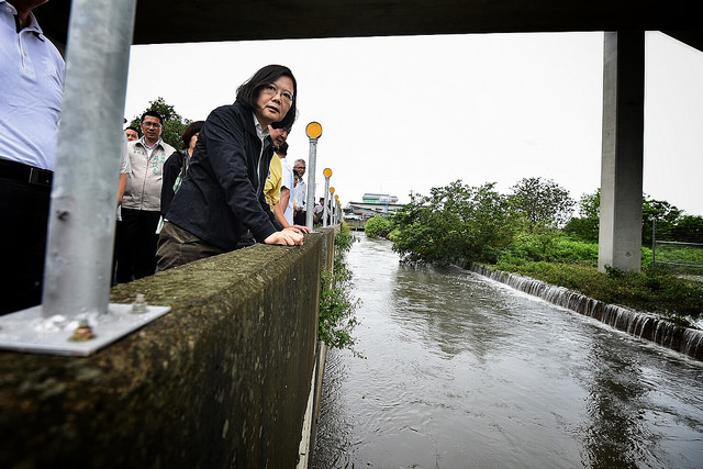 關心豪雨災情　總統南下雲林視察