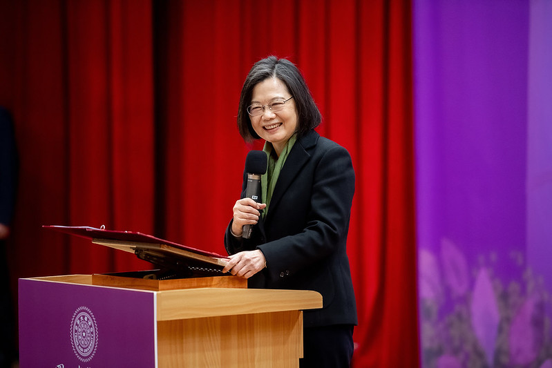 總統出席「國立清華大學半導體研究學院揭牌典禮」，並致詞