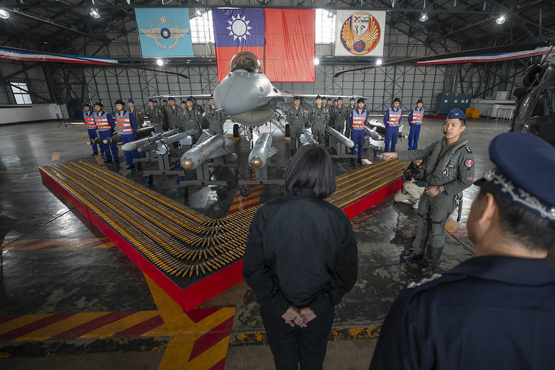 慰勉空軍第四戰術戰鬥機聯隊　總統：團結一心　保障國家安全