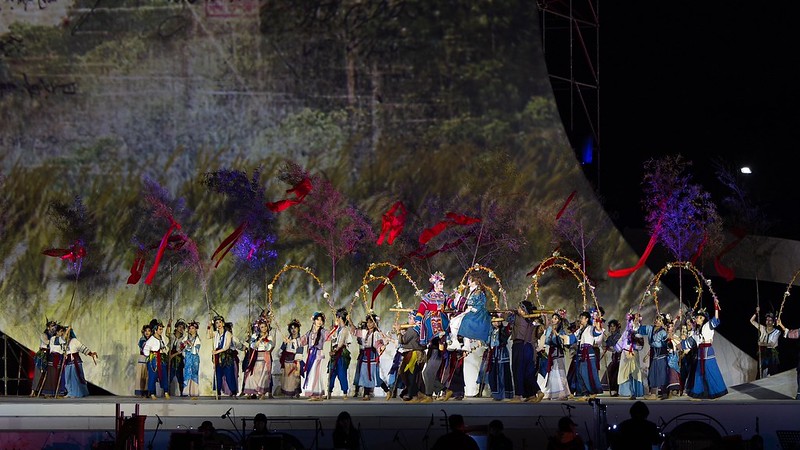 由文化部指導、國立傳統藝術中心主辦的《1624》歌仔音樂劇，於今日在大臺南會展中心前空地盛大首演