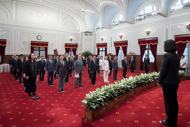 總統主持「新任行政院政務人員及駐外大使宣誓典禮」