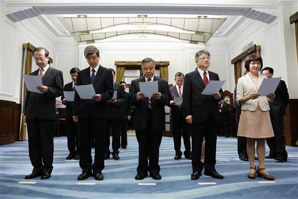 總統主持「新任行政院、司法院、國安局等政務人員及駐外大使宣誓典禮」