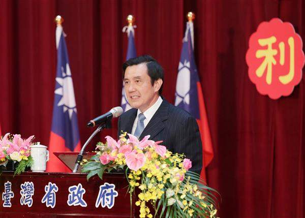 馬英九總統出席「臺灣光復68週年紀念大會暨頒獎典禮」。（4-1）