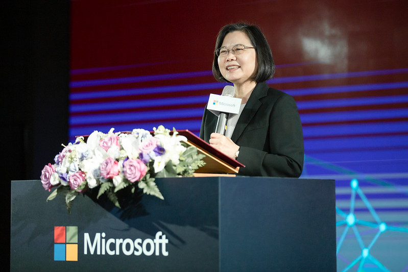 總統出席「微軟投資臺灣新計畫發表記者會」，並致詞