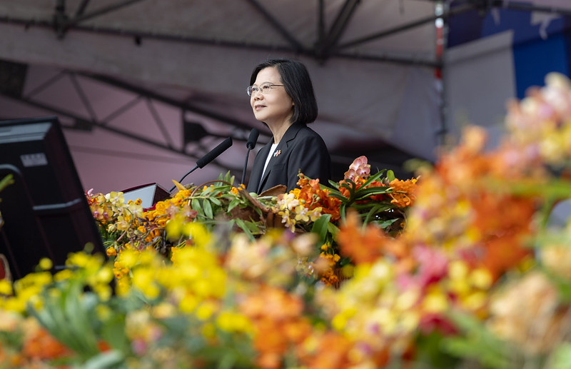 蔡英文總統今（10）日上午出席在總統府府前廣場舉行的「中華民國中樞暨各界慶祝112年國慶大會」，以「自信沉穩、國家前進，讓世界因臺灣而更好」為題發表演說