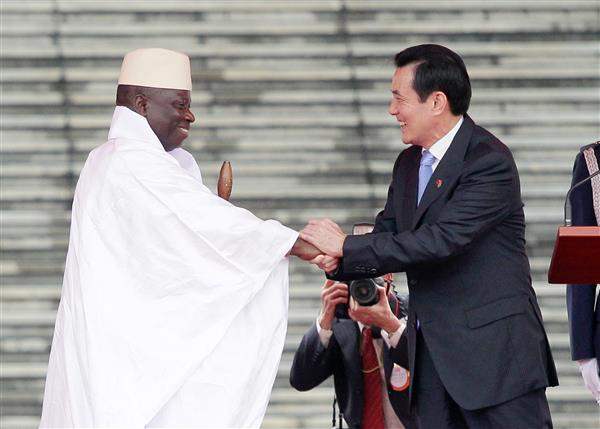 總統主持「甘比亞共和國總統賈梅（H.E. Sheikh Professor Alhaji Dr. Yahya A.J.J. Jammeh）閣下訪華軍禮歡迎儀式」（4-4）