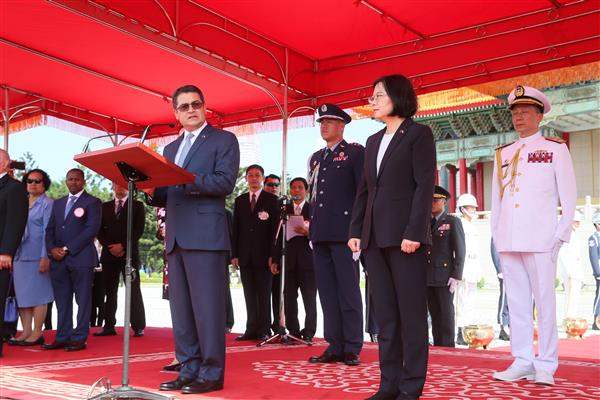 宏都拉斯共和國葉南德茲（Juan Orlando Hernández）總統於軍禮歡迎儀式上致詞。