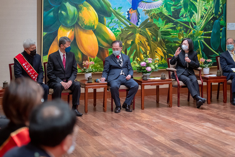 總統：維持臺灣經濟發展動能　全力協助產業推動數位轉型及建立減碳能力