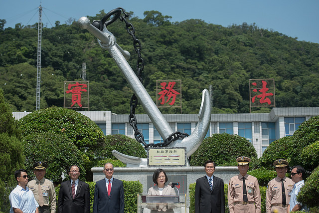 為「新海軍啟航」紀念碑揭牌　總統：海軍新時代由「潛艦國造」來領航