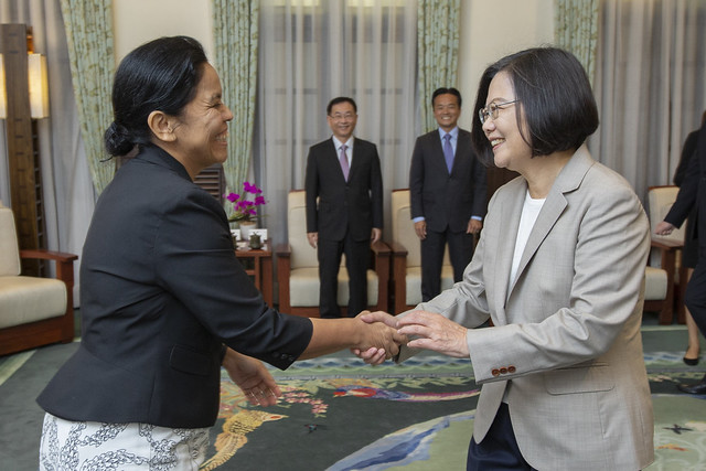 接見諾魯簡慈珠大使　總統：臺諾共同參與國際事務　持續加深夥伴關係