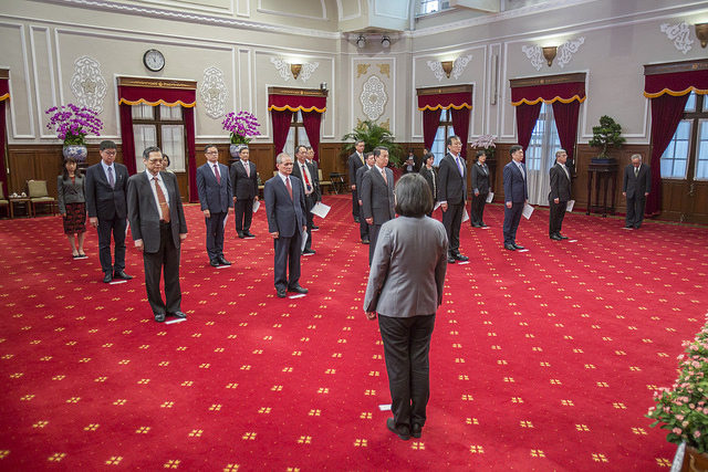總統主持「新任行政院政務人員及駐外大使宣誓典禮」