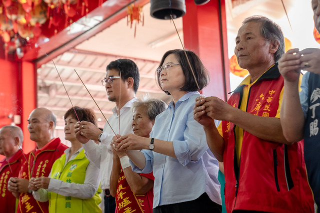 至雲林參拜　總統盼鄉親支持政府，一起讓臺灣更好