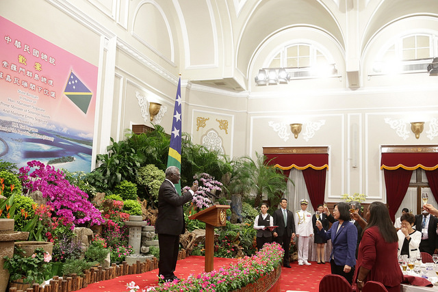 索羅門群島蘇嘉瓦瑞總理於國宴致詞，並舉杯祝賀臺索兩國堅定邦誼